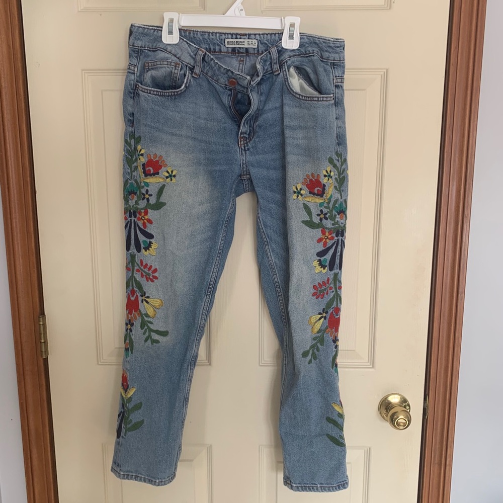 Embroidered straight leg Jean